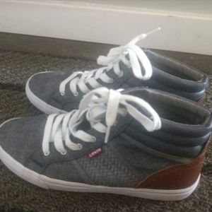 Levis Ladies High Top Like New